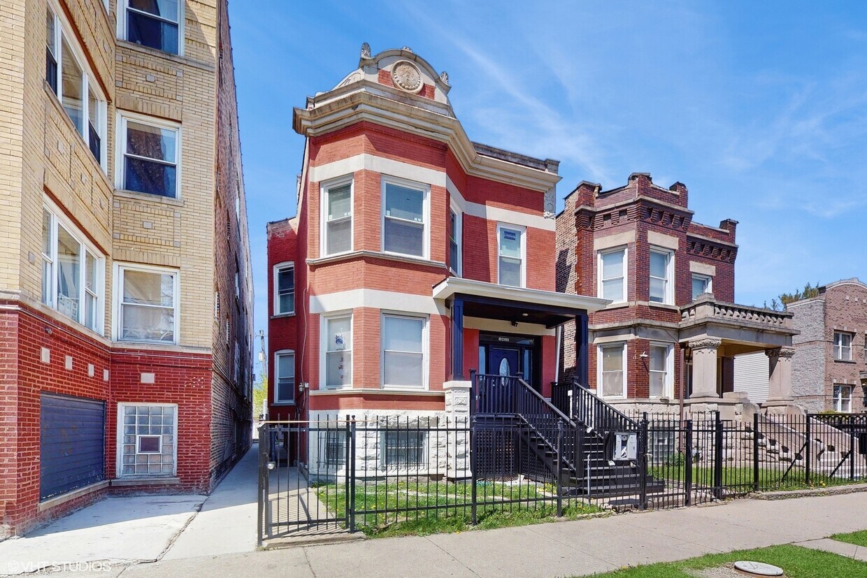 Primary Photo - 1422 S Avers Ave