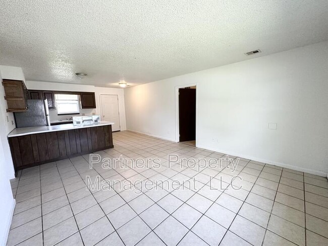 Foto del edificio - 101 Pine Ave