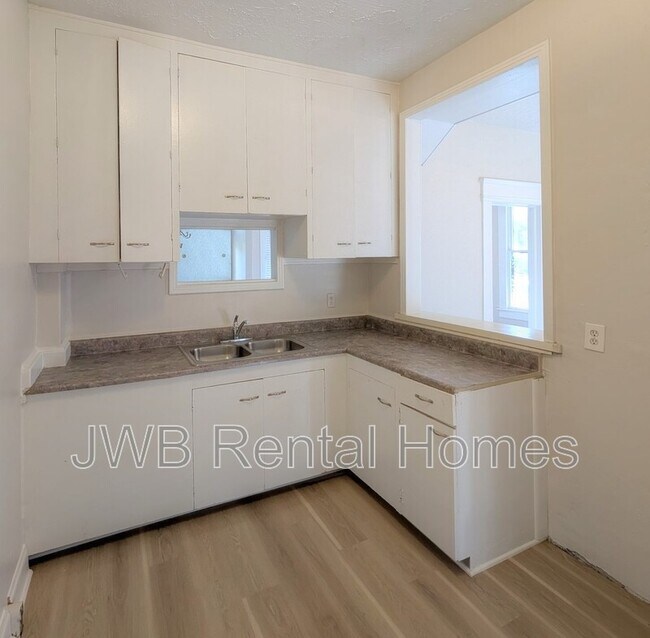 Foto del edificio - 2749 Vernon Terrace