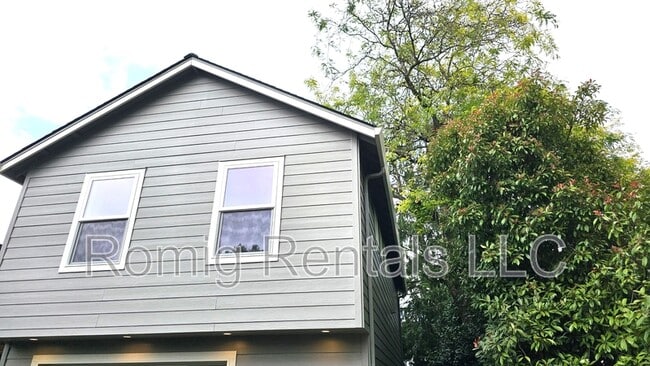 Photo - 2111 E Mill Plain Blvd - A Apartment