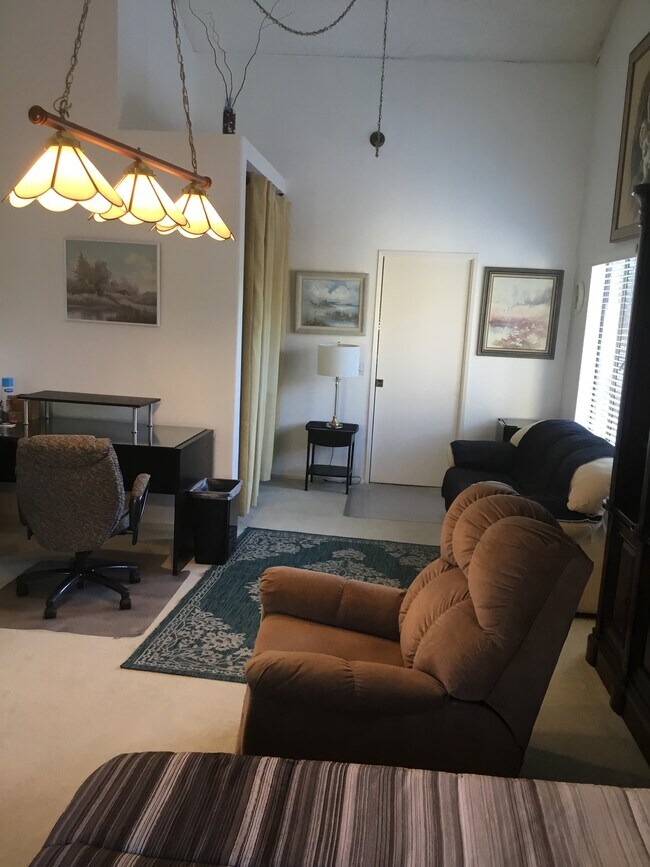 Foto del edificio - 690 N Ranchroad Dr