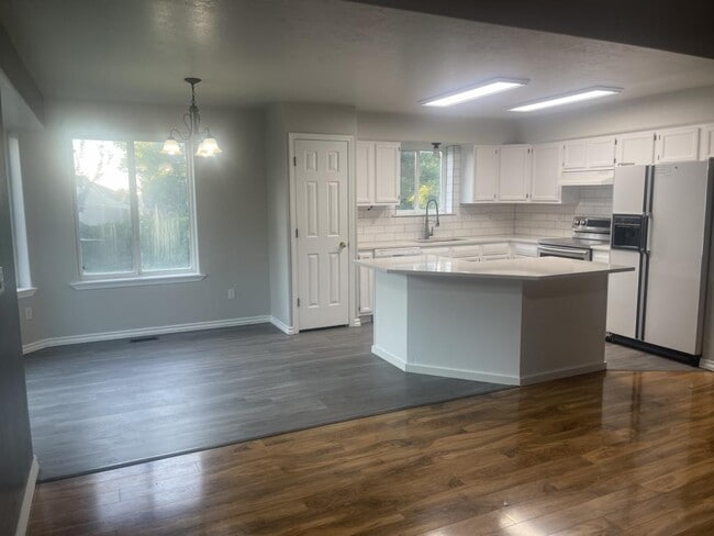 Building Photo - 3747 S McGuire Pl