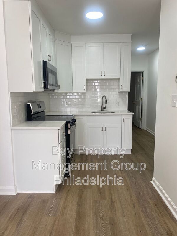 Foto del edificio - 1621 W Montgomery Ave