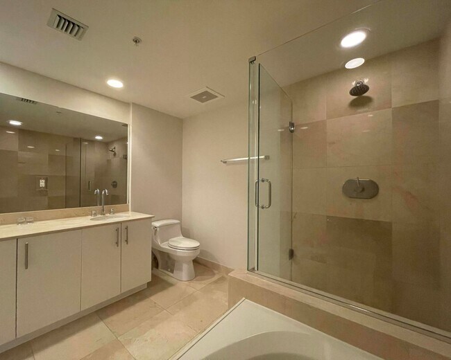 Building Photo - 550 Okeechobee Blvd