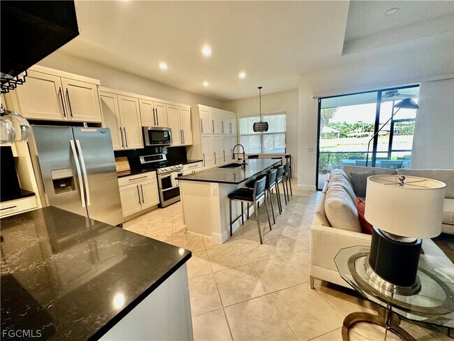 Foto del edificio - 12454 Kentwood Ave