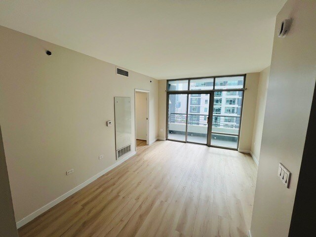 Foto del edificio - 425 W Beech St