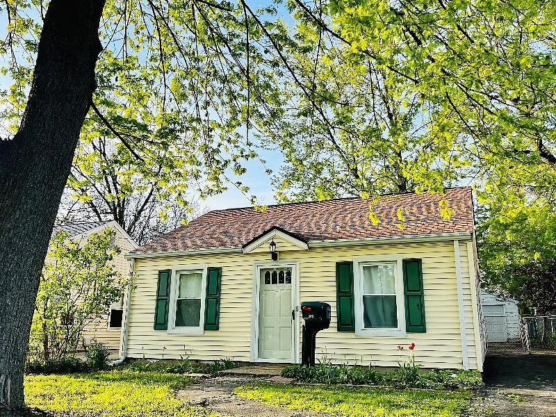 Primary Photo - 913 E Gift Ave