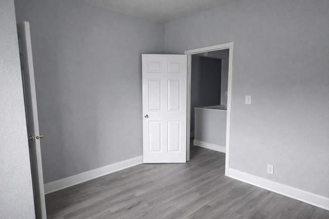 Foto del edificio - 2707 N College Ave