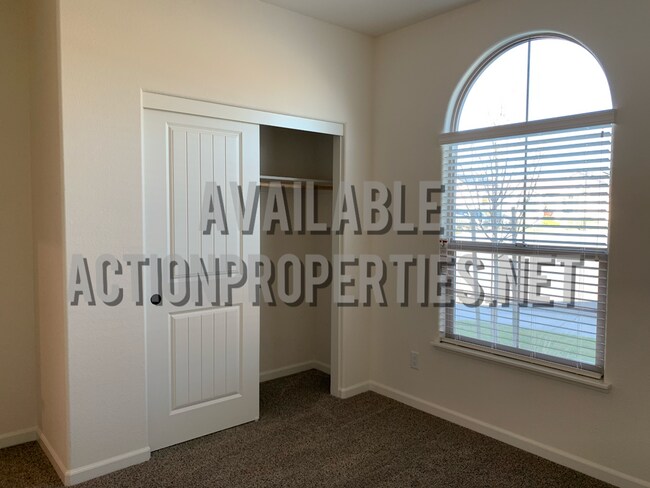 Foto del edificio - Solar - Whitney Ranch Brand New Home! 3Bed...