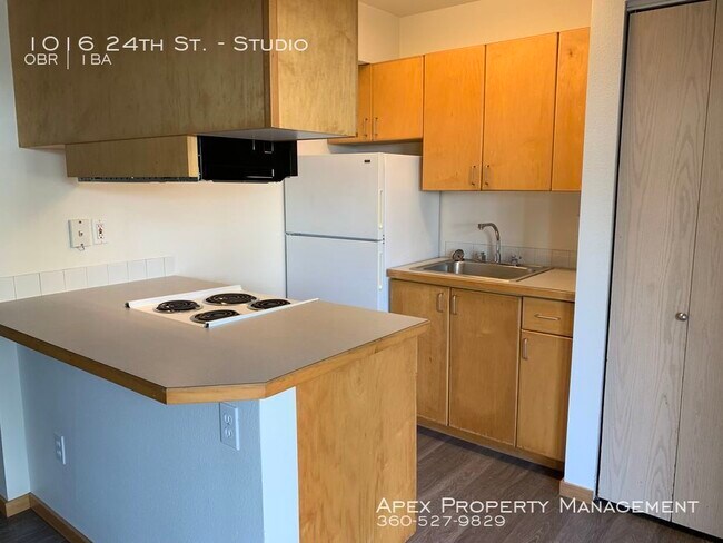 Building Photo - Rhododendron Apartments