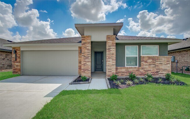 Building Photo - 7911 Murciana Dr