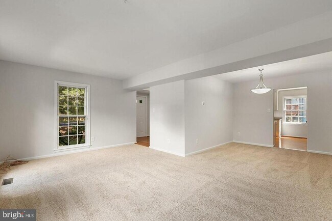 Building Photo - 9601 Scotch Haven Dr