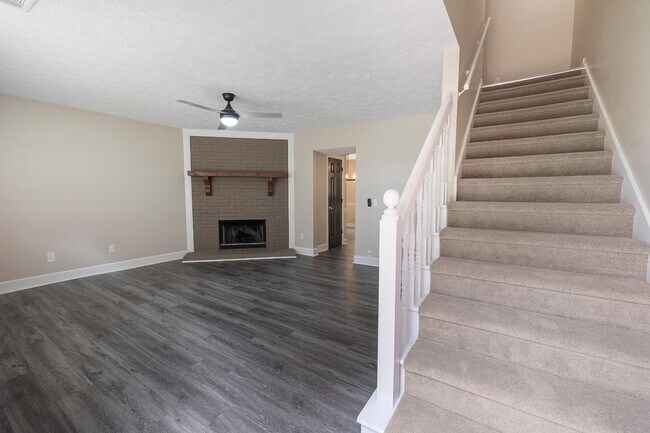 Foto del edificio - 4071 Hidden Hollow Dr