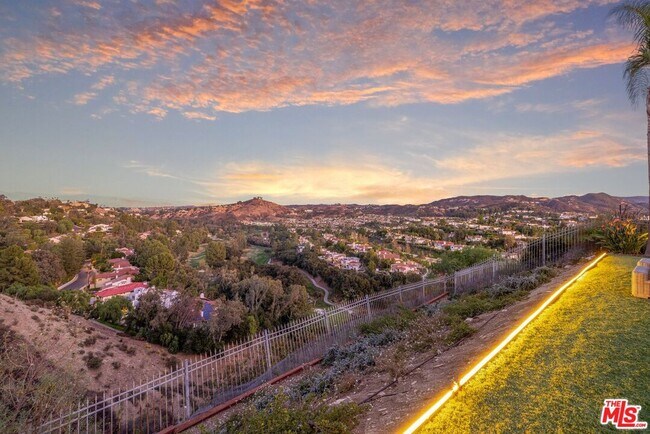 Building Photo - 4234 Prado De Los Pajaros