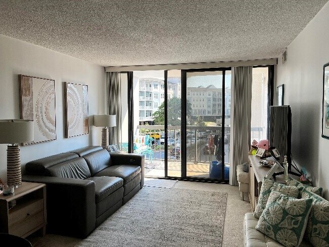 Foto del edificio - 3288 Page Ave
