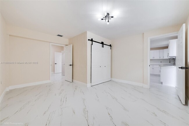 Foto del edificio - 10421 SW 184th St
