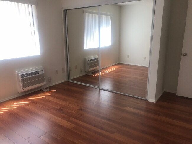 Foto del edificio - 3414 Jasmine Ave