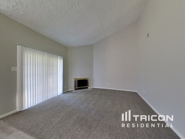 Foto del edificio - 10919 Almond Grove