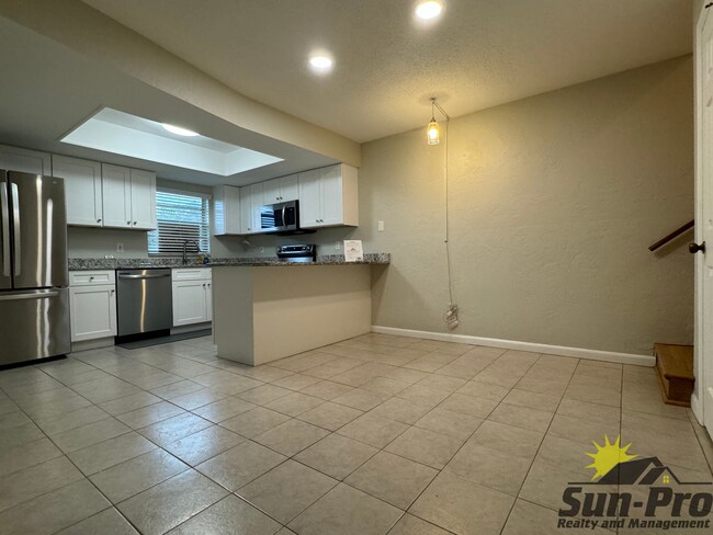 Foto del edificio - 116 Moonstone Ct