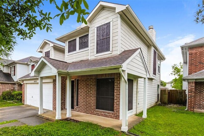 Foto del edificio - 6602 Bluebottle Ln