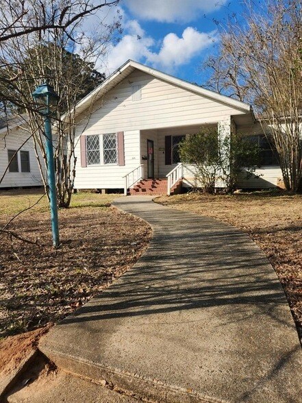 Building Photo - 326 Lindsey St
