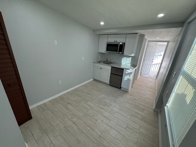 Foto del edificio - 911 NW 62 Ave