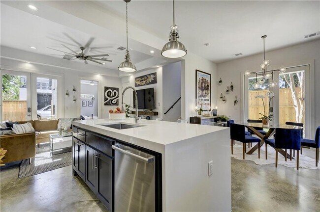 Foto del edificio - 2901 E 3rd St