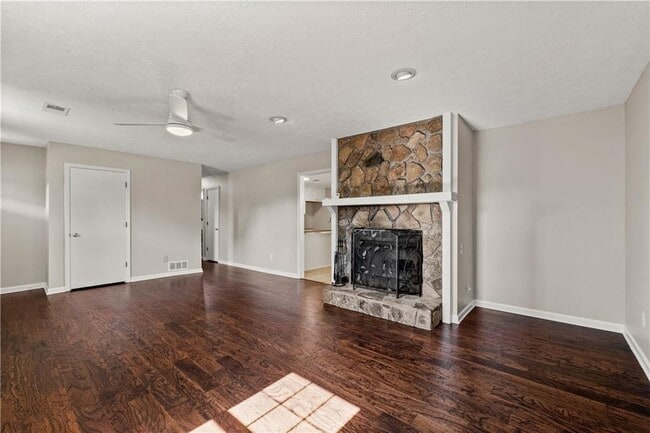 Building Photo - 4892 Raven Way NE