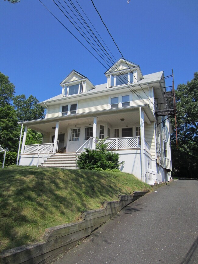 Building Photo - 69B Morris Ave