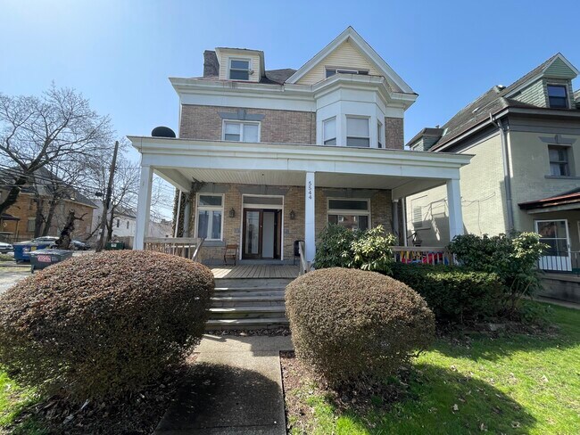 Foto del edificio - 5544 Baywood St