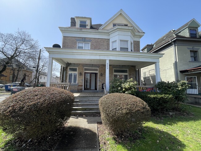 Building Photo - 5544 Baywood St