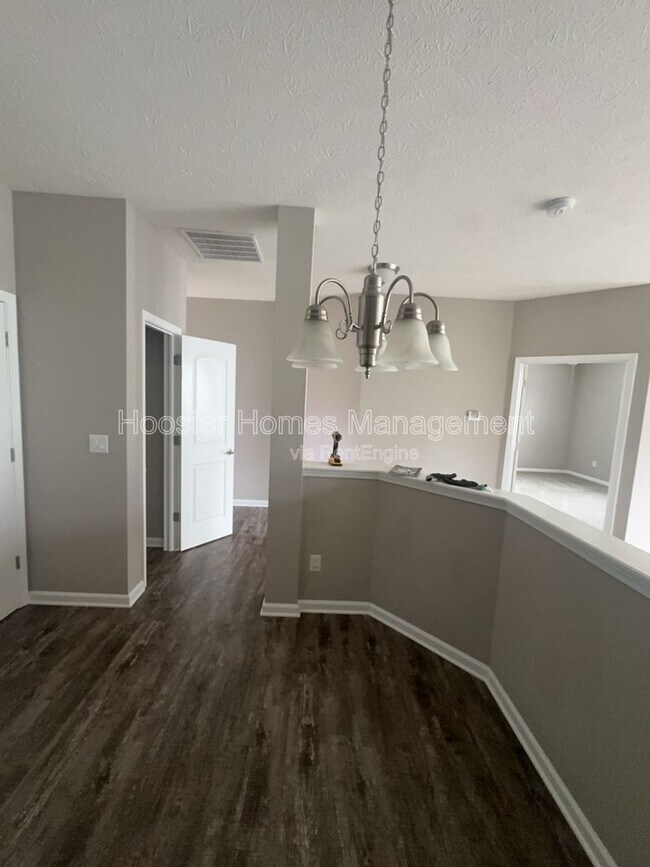 Foto del edificio - 556 Dylan Dr