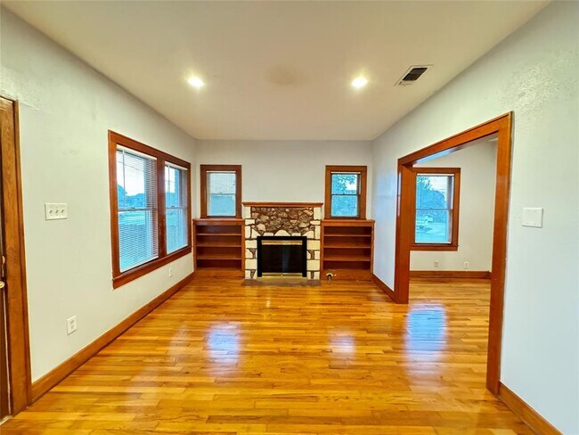 Building Photo - 13039 Pond Springs Rd