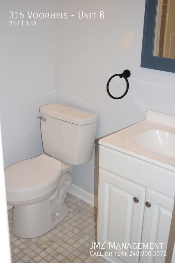 Building Photo - NEWLY RENOVATED PONTIAC UNIT FOR LEASE!