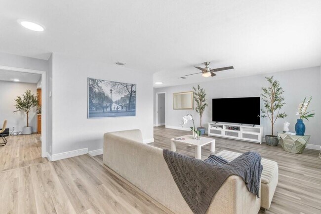 Foto del edificio - 1031 SW 11th St