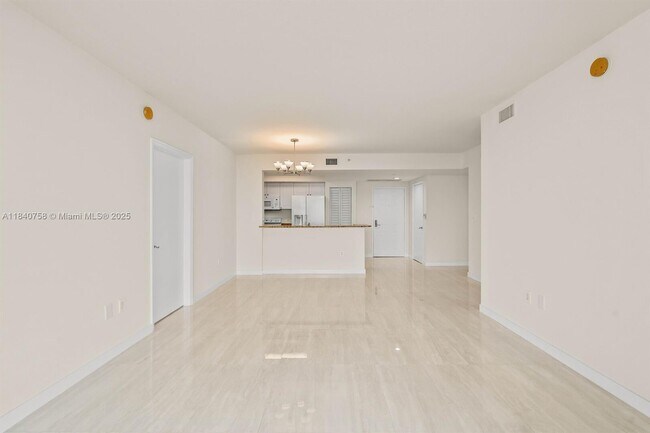 Foto del edificio - 19501 W Country Club Dr