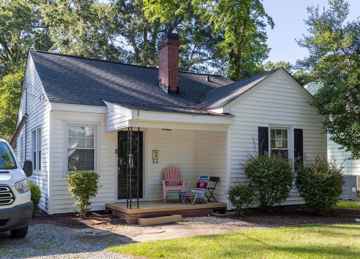 Photo - 102 S Woodlawn