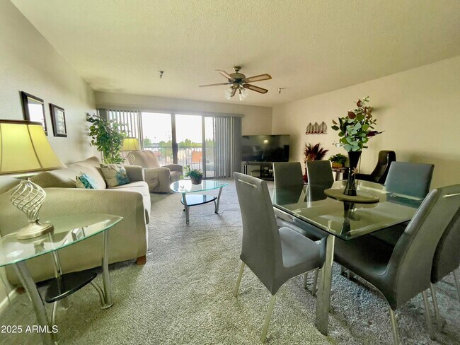 Foto del edificio - 425 S Parkcrest
