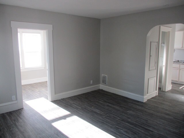 Foto del edificio - 312 N McLean St