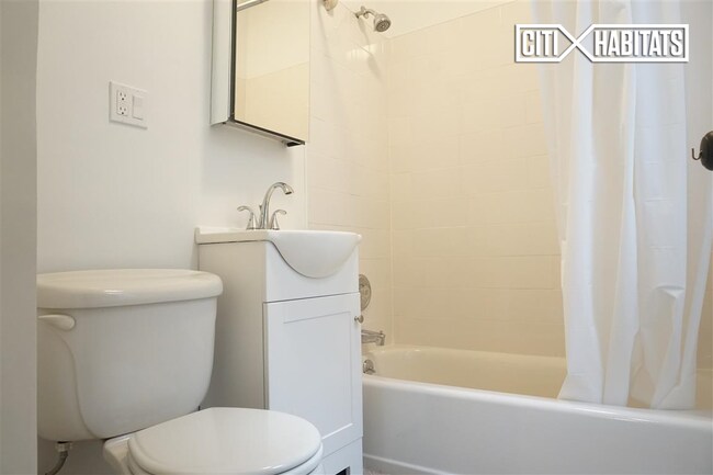 Foto del edificio - 326 E 93rd St