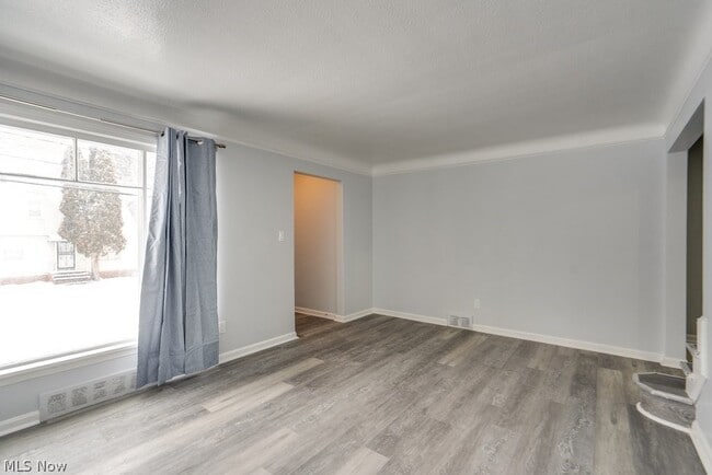 Building Photo - 9809 Way Ave