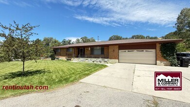 Building Photo - 1357 E Milne Ln