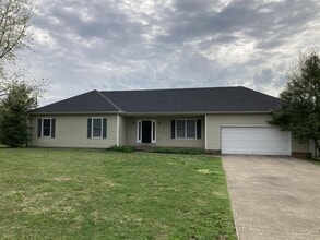 Building Photo - 317 Cedar Ridge Rd