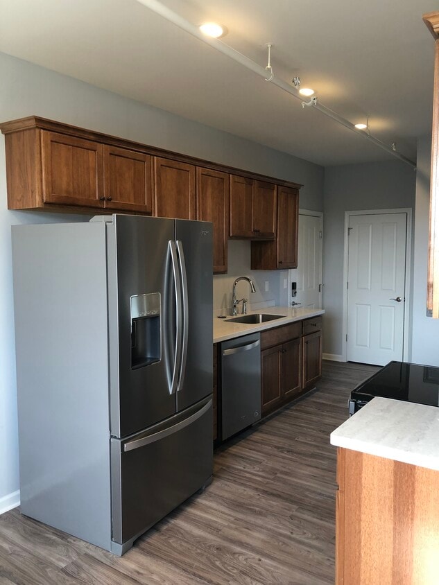 Kitchen - 473 Aurora St