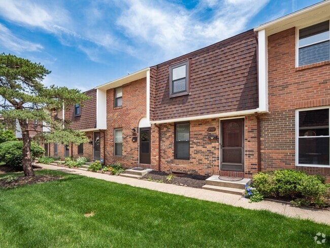Building Photo - 1766 Willoway Cir S