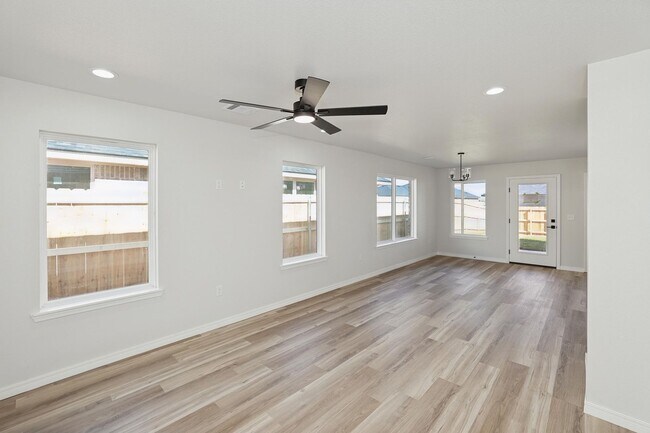 Foto del edificio - 9004 Oakleaf Ct