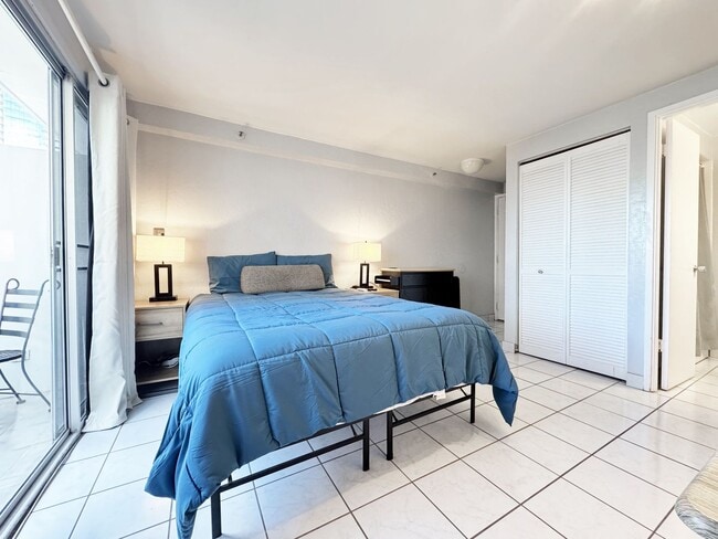 Building Photo - Furnished Waikiki Studio with A/C