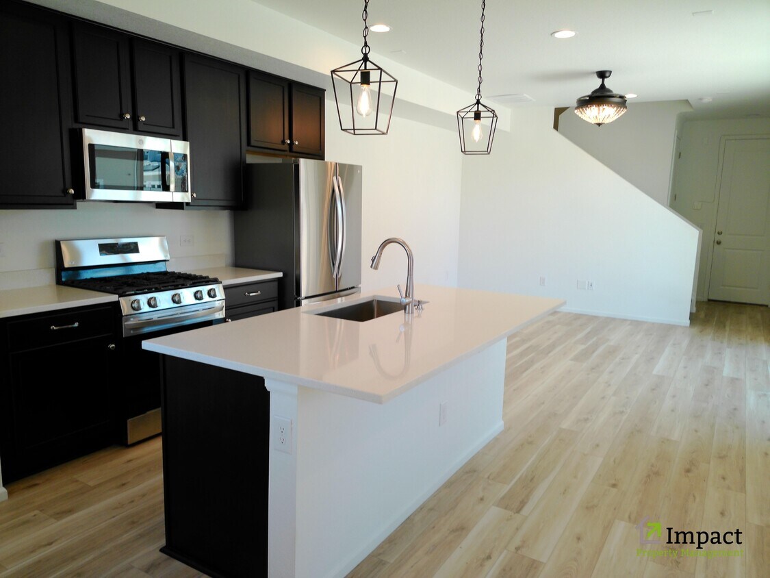 Foto principal - 1656 S Tower Rd