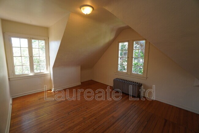 Foto del edificio - 834 N Clarkson St