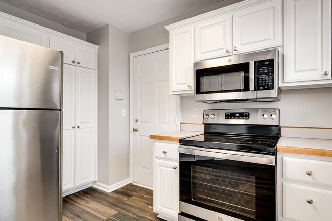 Building Photo - 109 Edgewater Ct